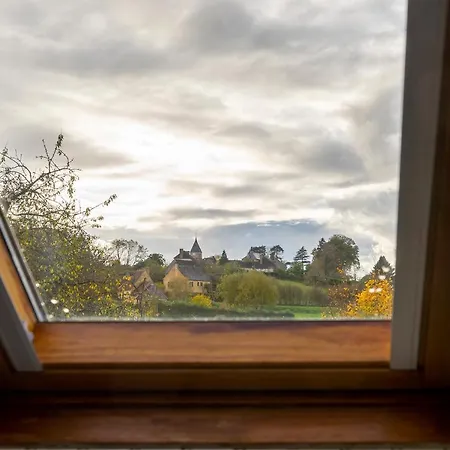 Oda ve Kahvaltı D'hotes Chez Artiste Verrier, - Perche La Perrière